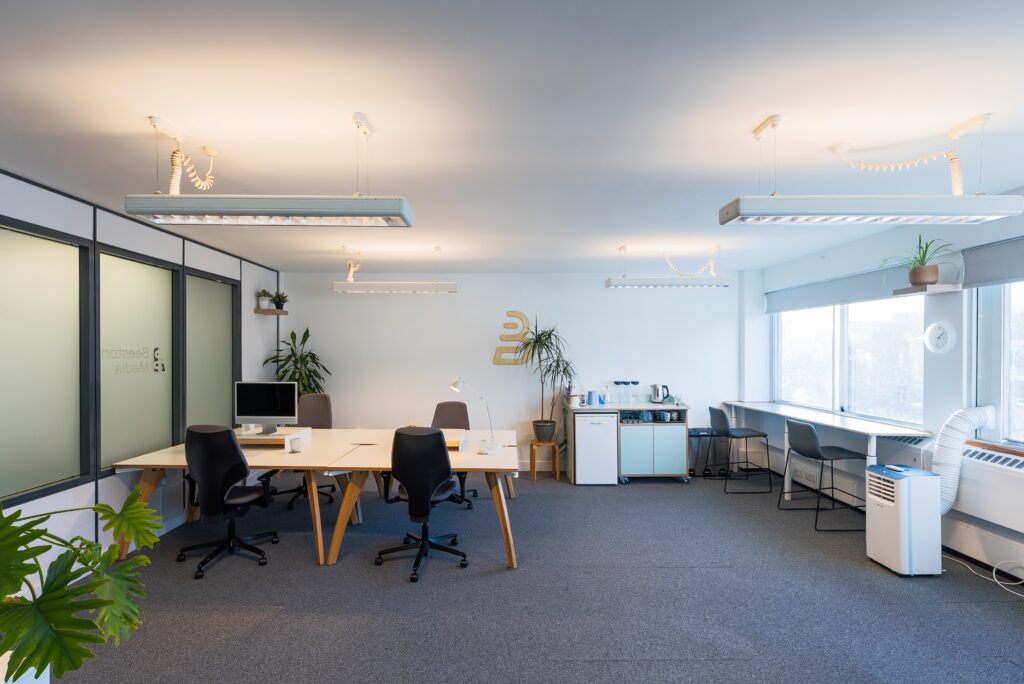 Freelance desk space Central Bristol £200+VATpcm